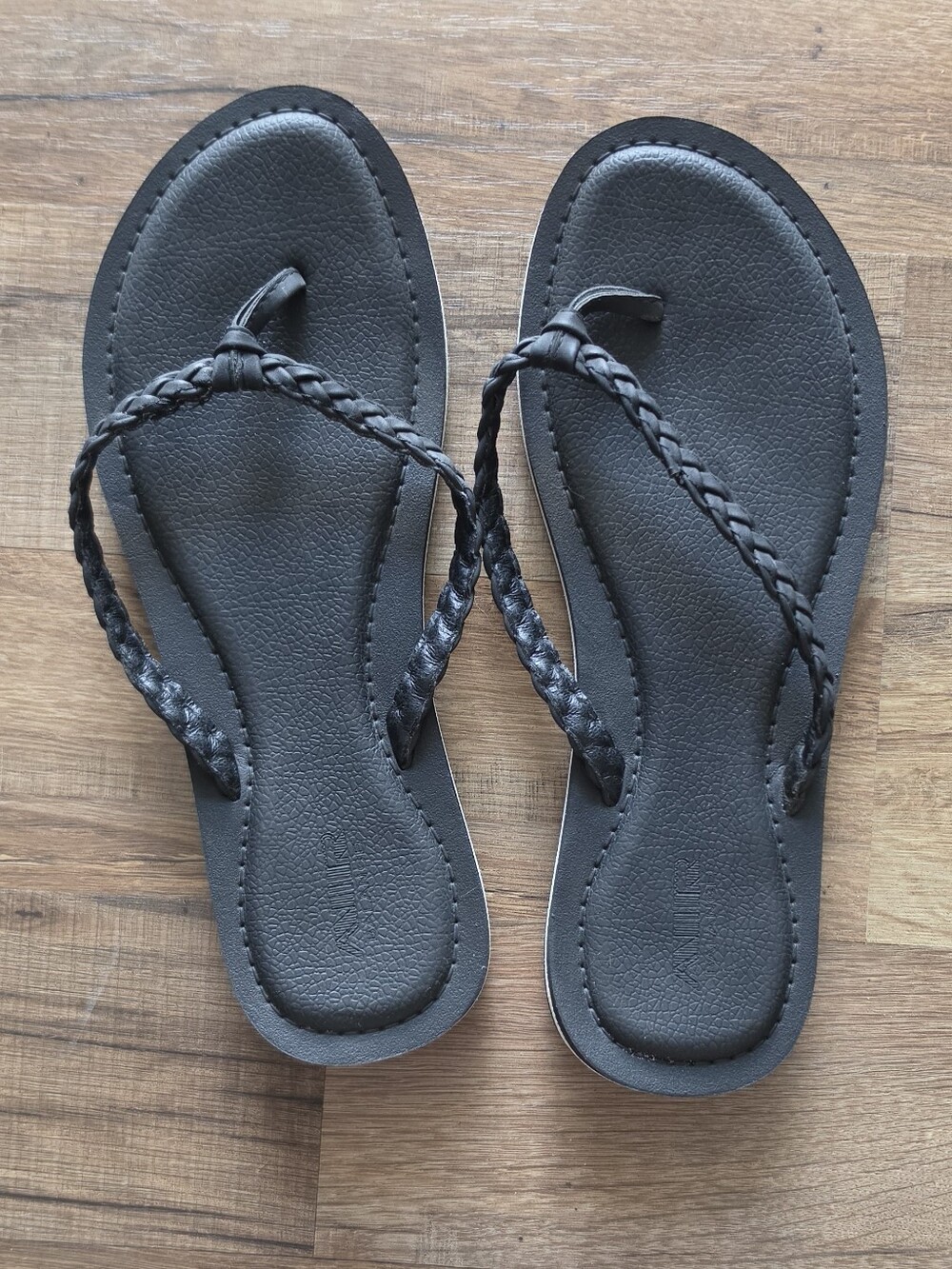 Air Balance Women’s Black Braided Strap Flip Flops